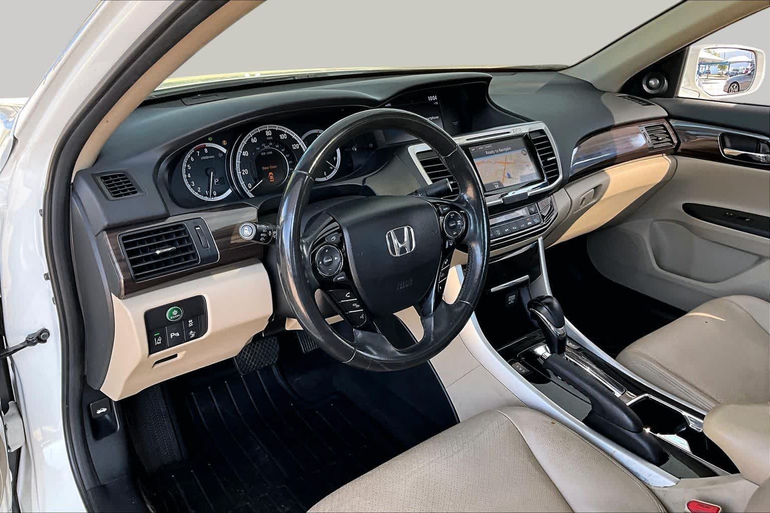 Used 2017 White Orchid Pearl Honda Touring image 18