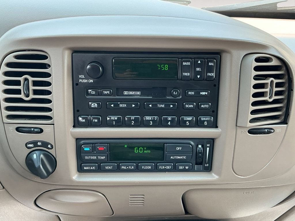 Used 2000 White Ford Eddie Bauer image 15