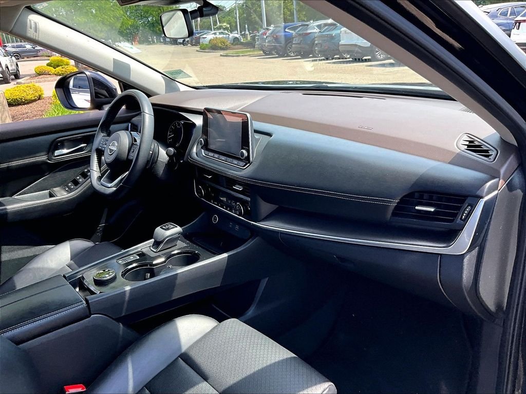 Used 2023 Black Nissan SV image 14