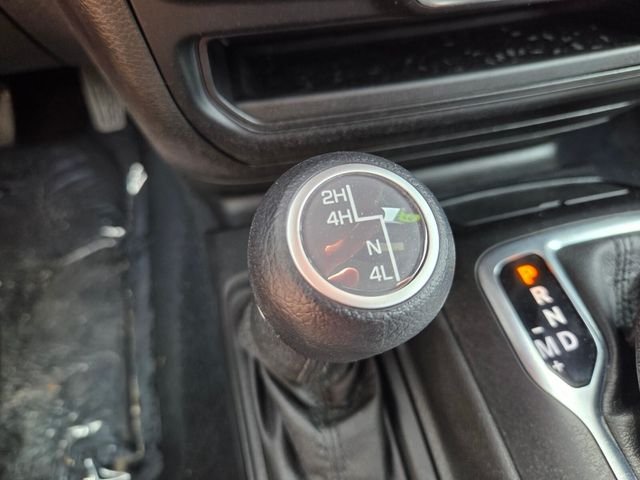 Used 2023 Blue Jeep Sport image 26