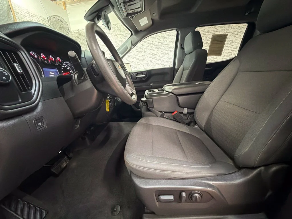 Used 2022 Summit White Chevrolet Custom image 23