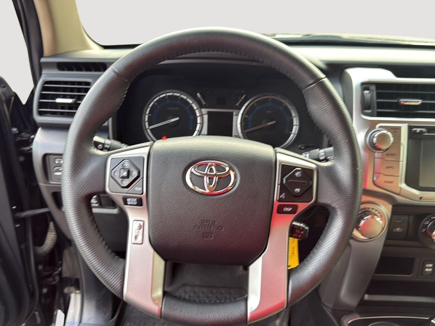 Used 2018 Midnight Black Metallic Toyota SR5 image 7
