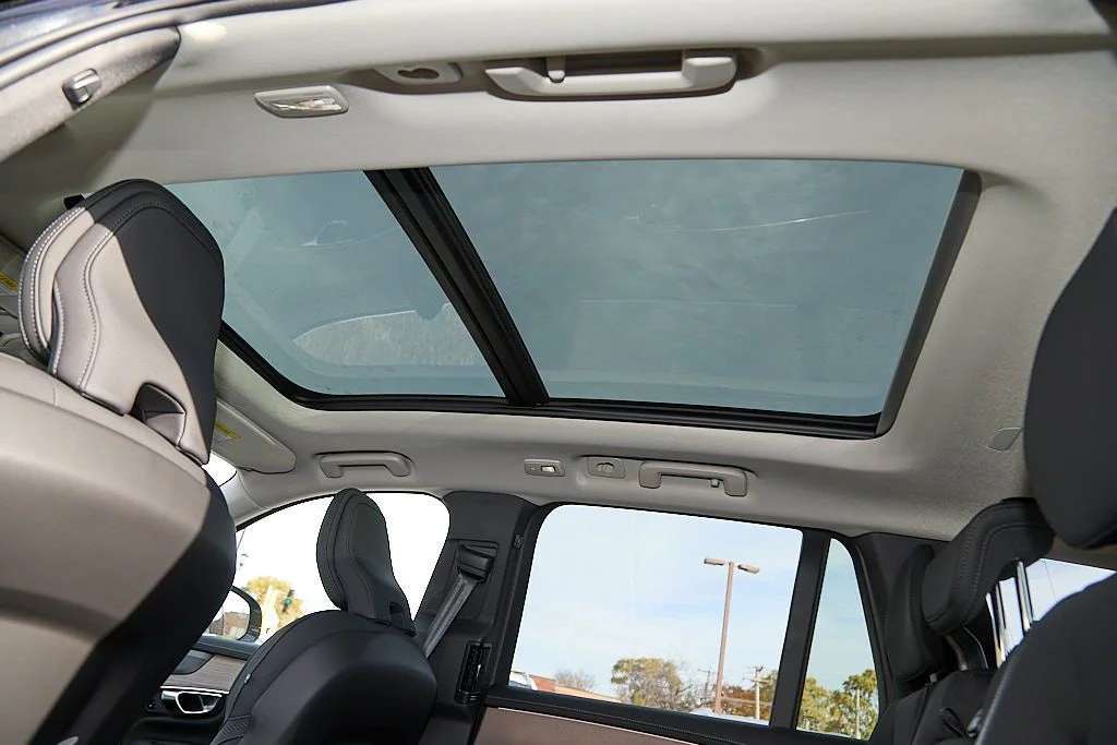 New 2026 Onyx Black Volvo Plus image 23
