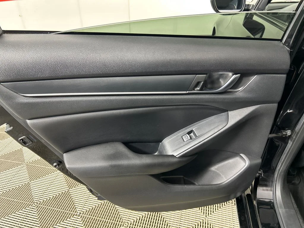 Used 2020  Honda Sport 2.0T image 15