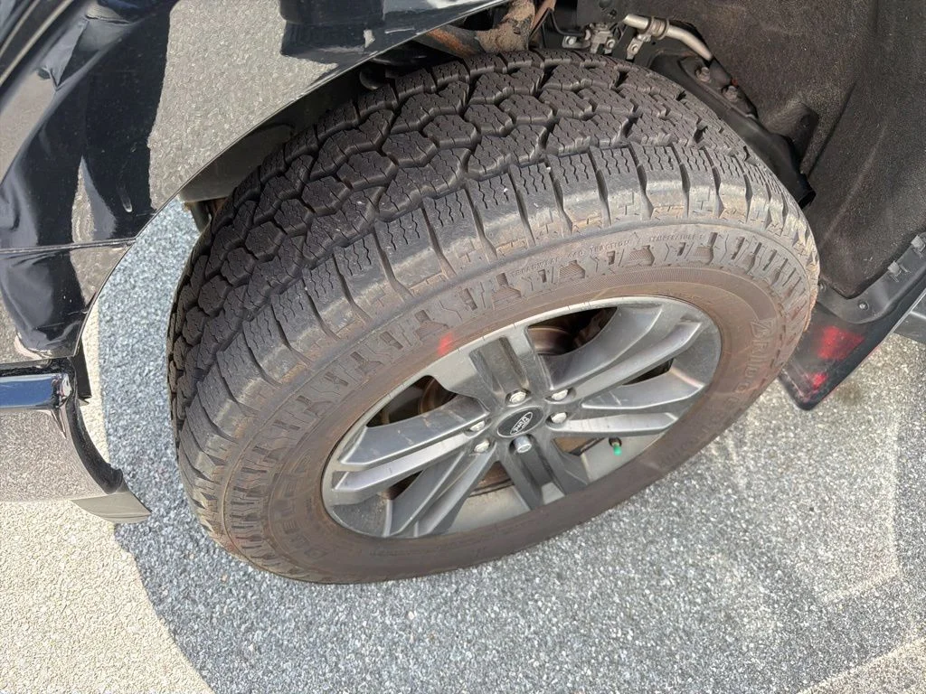 Used 2023 Black Ford XLT image 4