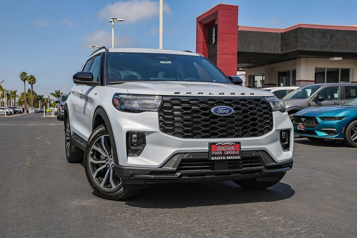 2026 Ford Explorer ST-LINE RWD's photo