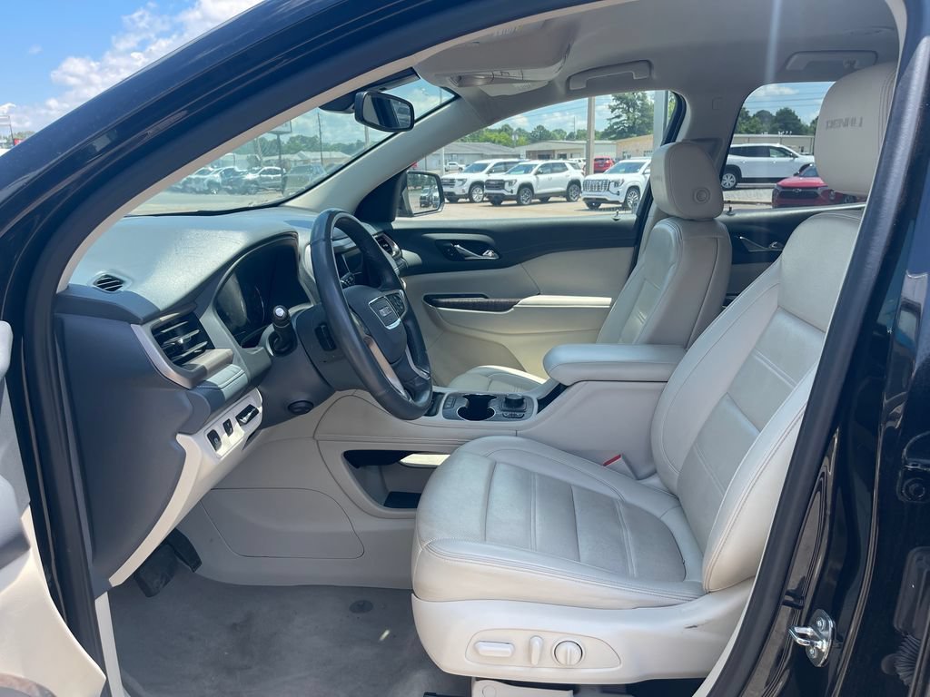 2023 GMC Acadia Denali - Photo 9