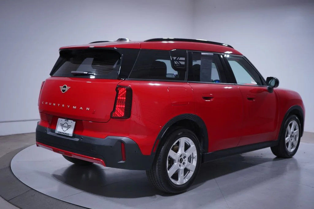 Certified Used 2025 Chili Red MINI Signature Plus image 3