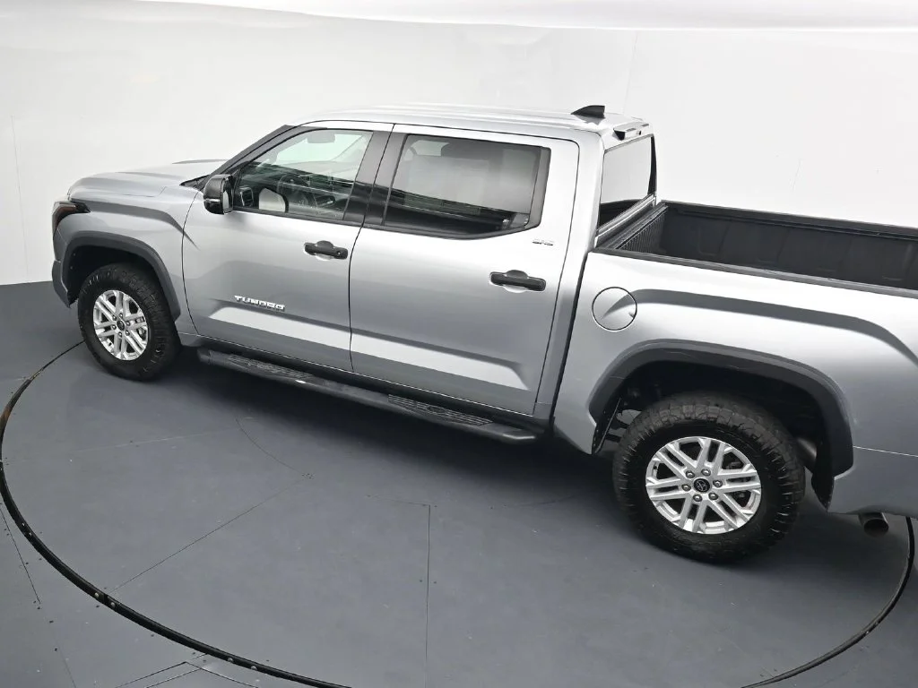 Used 2022 Silver Toyota SR5 image 26