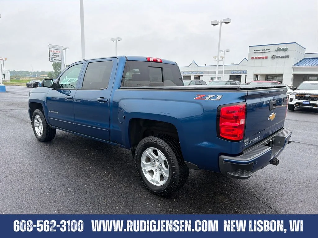 Used 2018 Blue Chevrolet LT image 3