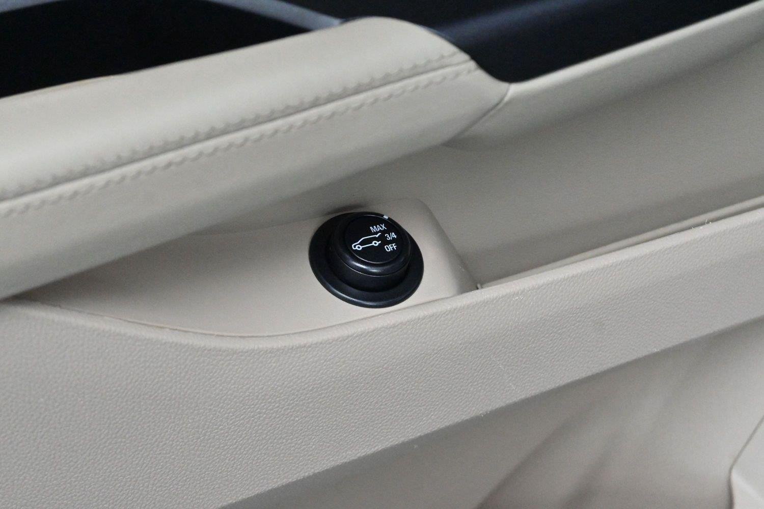 Used 2014 Platinum Ice Tricoat Cadillac Luxury Collection image 12
