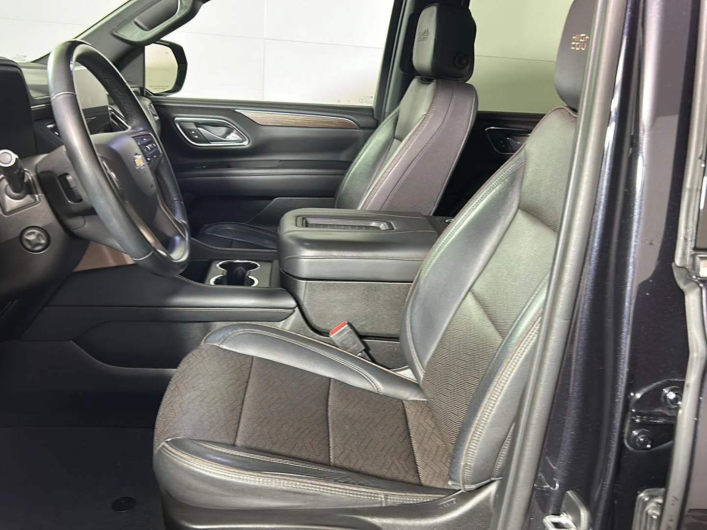 Used 2023 Dark Ash Metallic Chevrolet High Country image 14