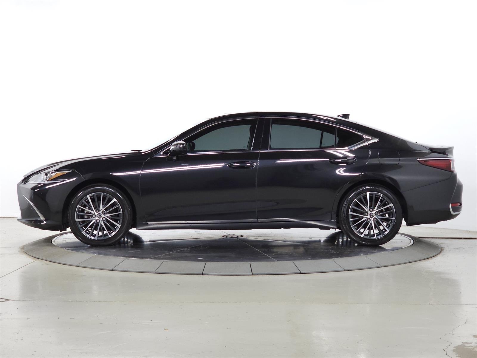 Certified Used 2024 Caviar Lexus PREMIUM image 5