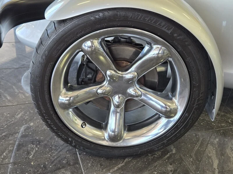 Used 2001 Silver Plymouth 2DR ROADSTER image 5