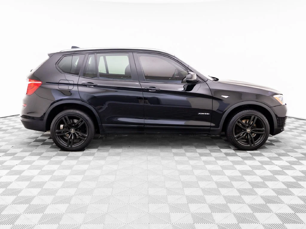 Used 2016 Black BMW xDrive28i image 8