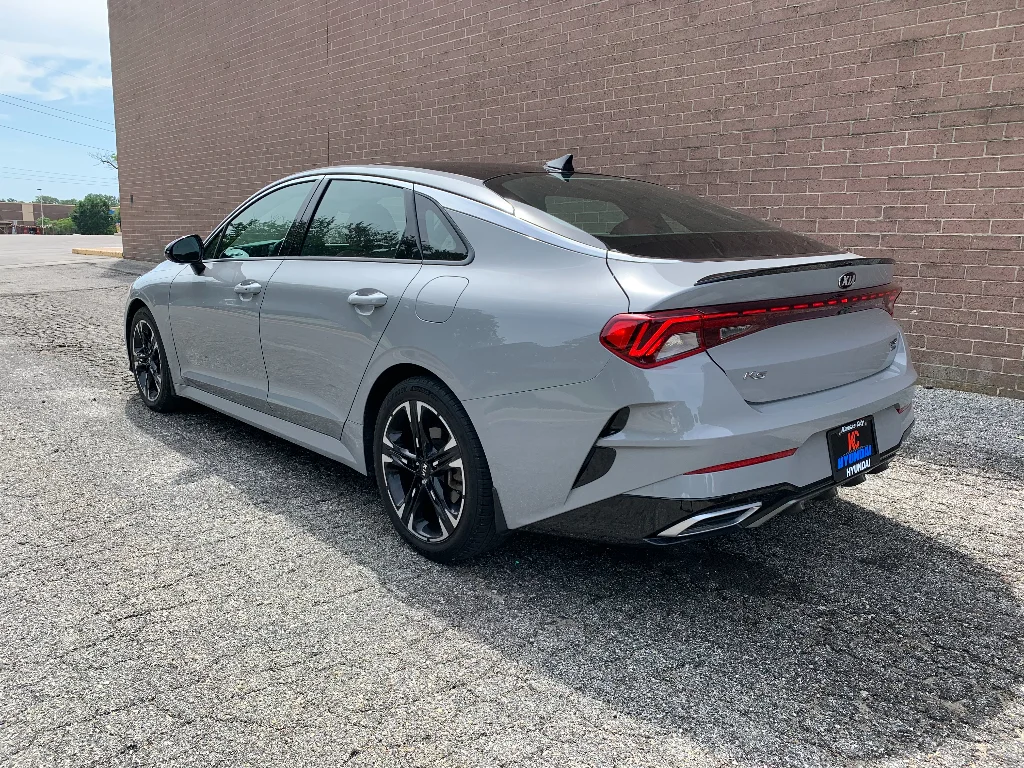 Used 2021 Wolf Gray Kia GT-Line image 3