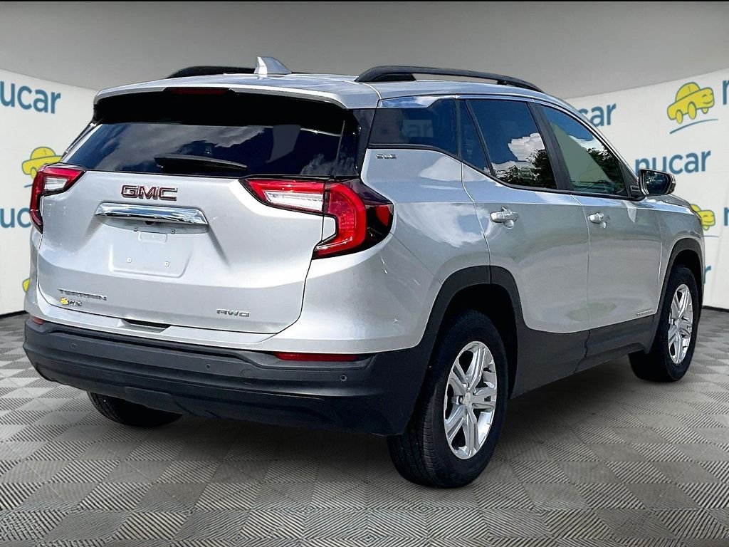 Used 2022 Quicksilver Metallic GMC SLE image 6