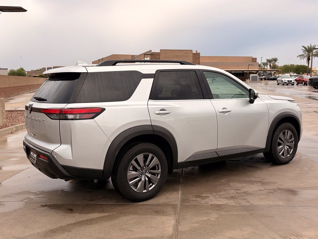 2025 Nissan Pathfinder SV - Photo 8