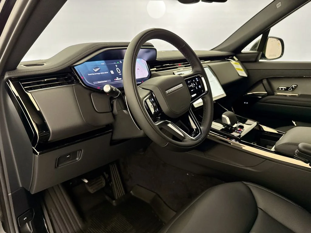 New 2026 Santorini Black Land Rover SE image 9