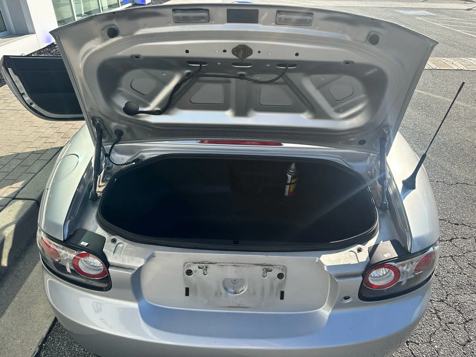 Used 2006 Sunlight Silver Metallic Mazda Touring image 15