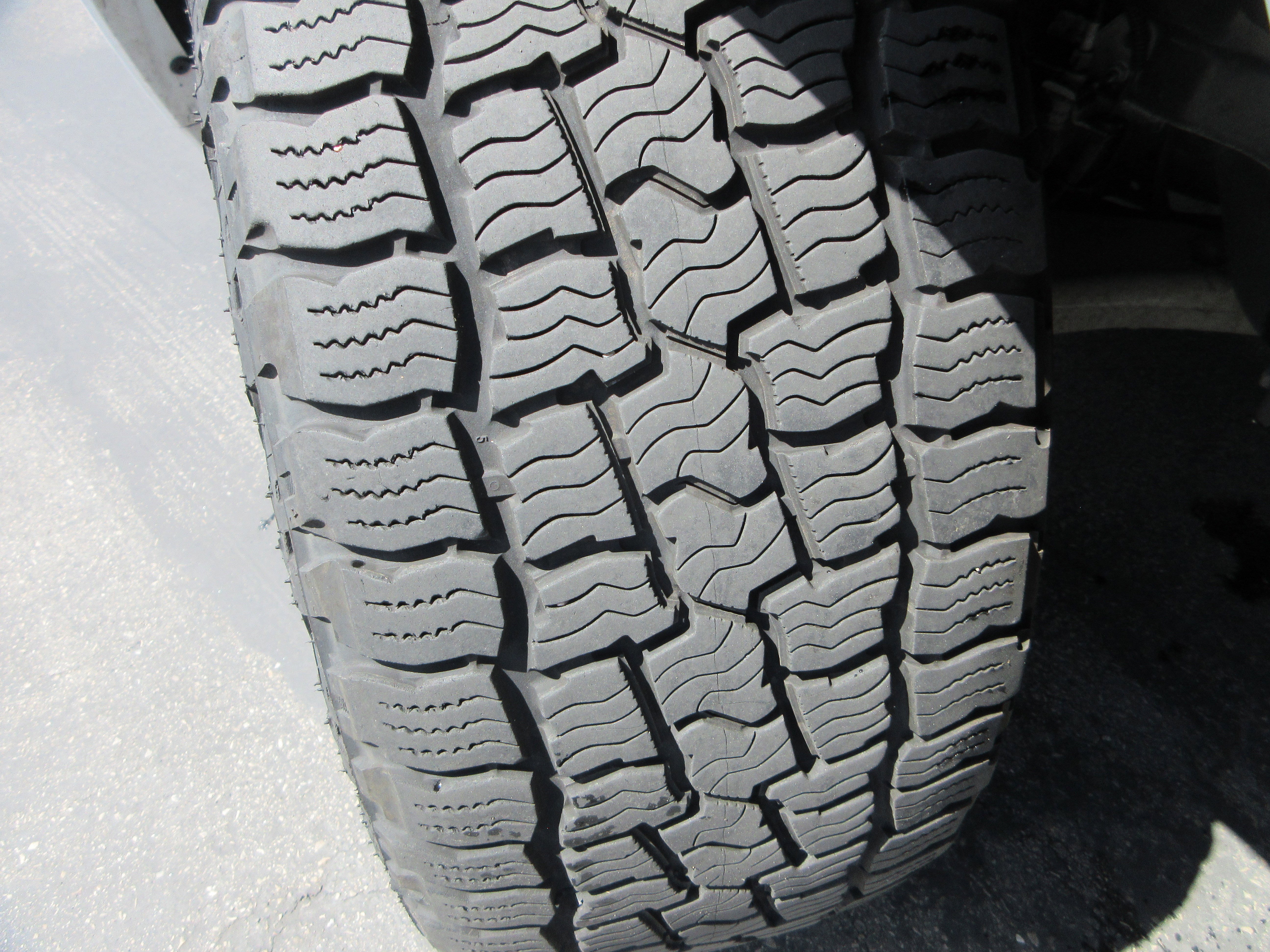 Used 2017 Bright White Clearcoat Jeep Altitude image 19