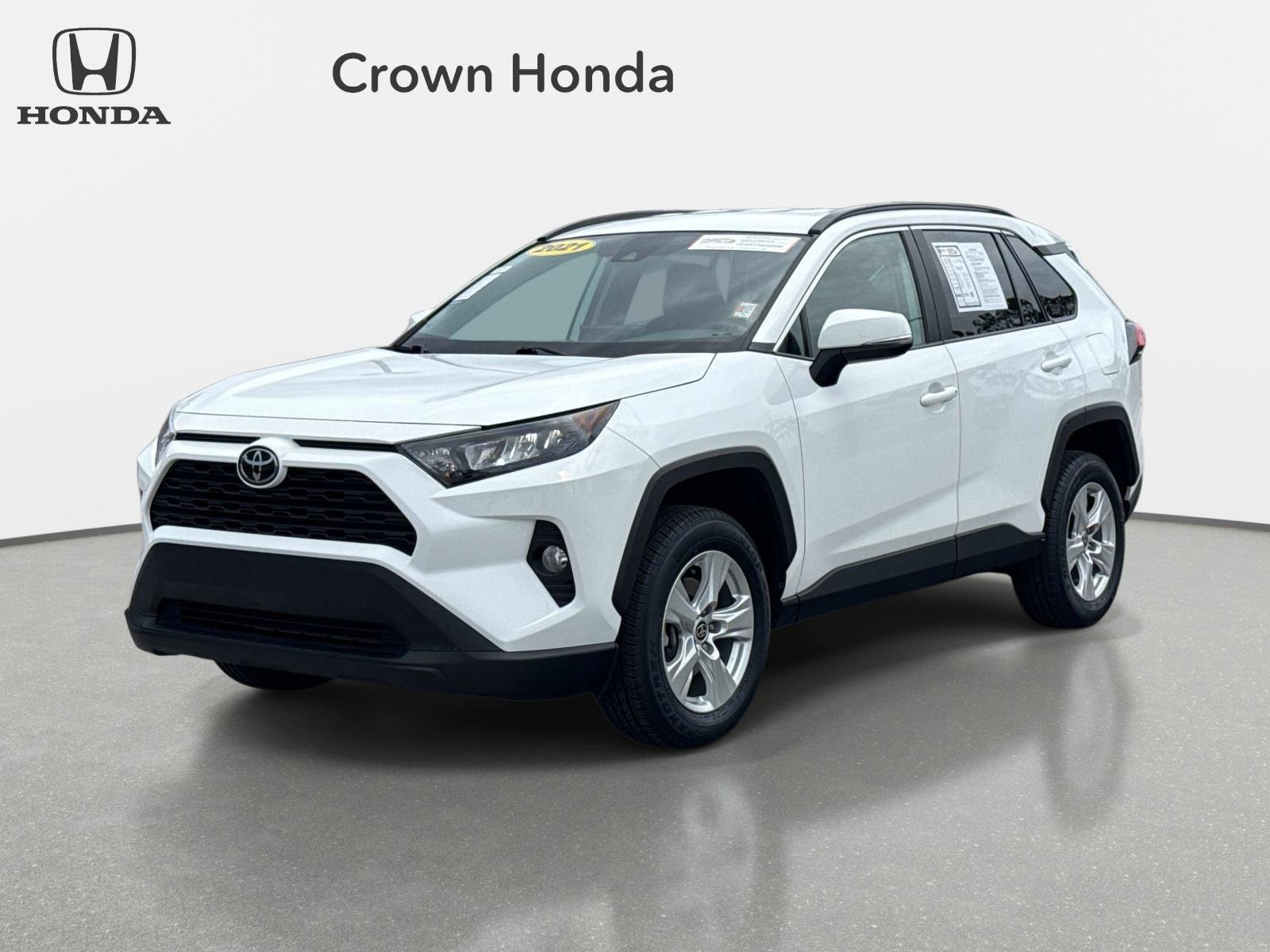 Used 2021 Super White Toyota XLE image 1