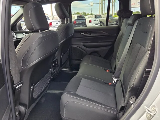 New 2026 Silver Zynith Jeep Laredo X image 12