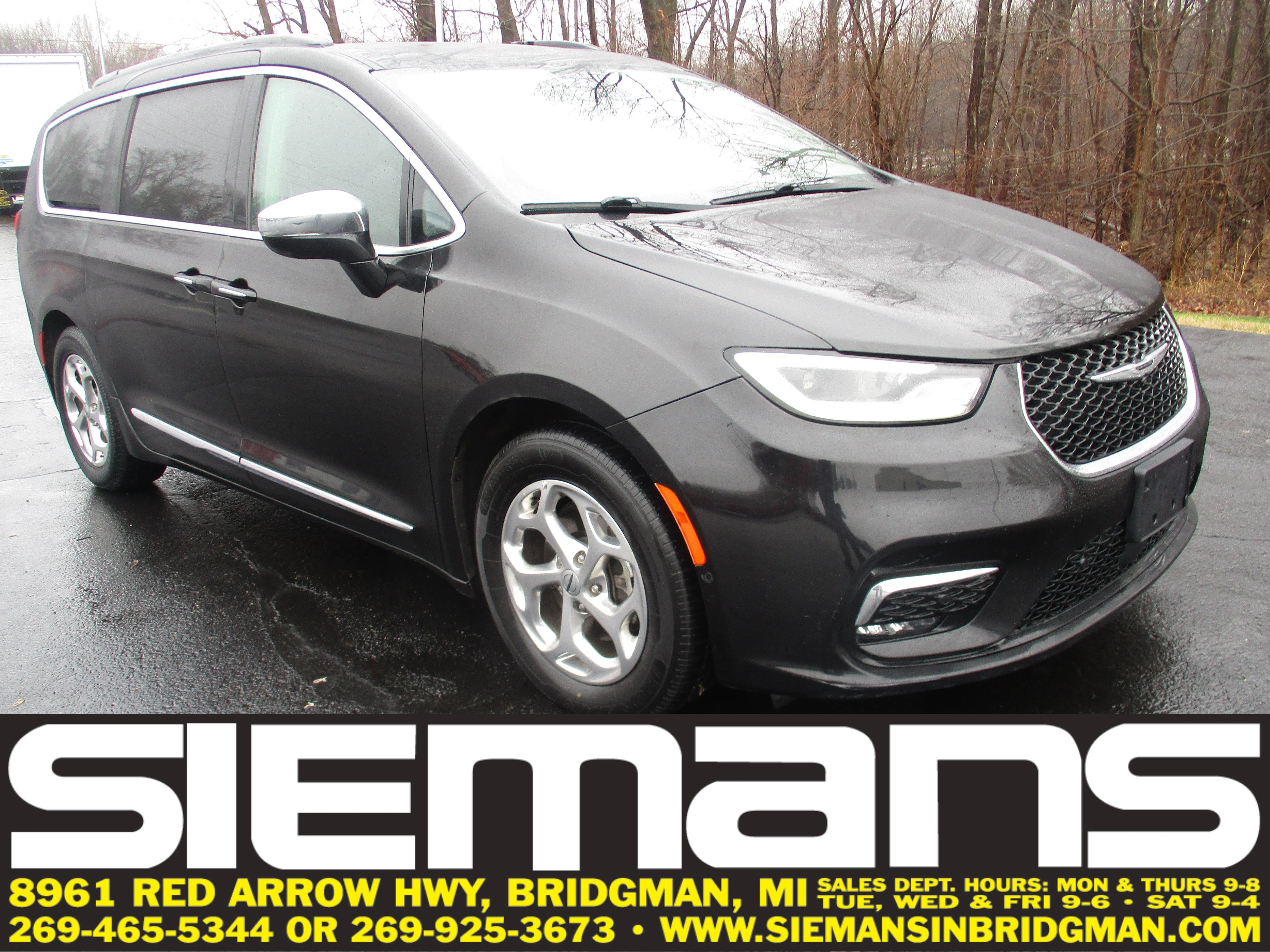 2022 Chrysler Pacifica Limited's photo