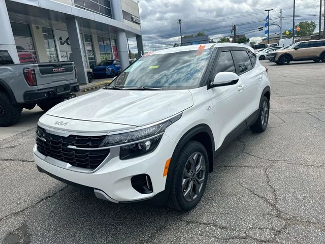 Certified Used 2024 Snow White Pearl Kia LX image 11