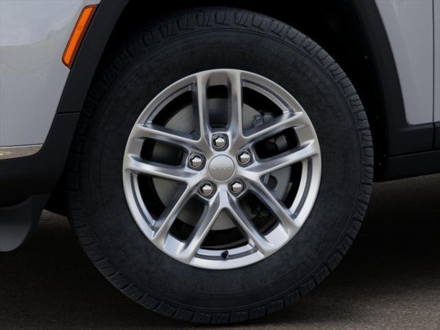 New 2025 Bright White Clear-Coat Exterior Paint Jeep Laredo X image 42