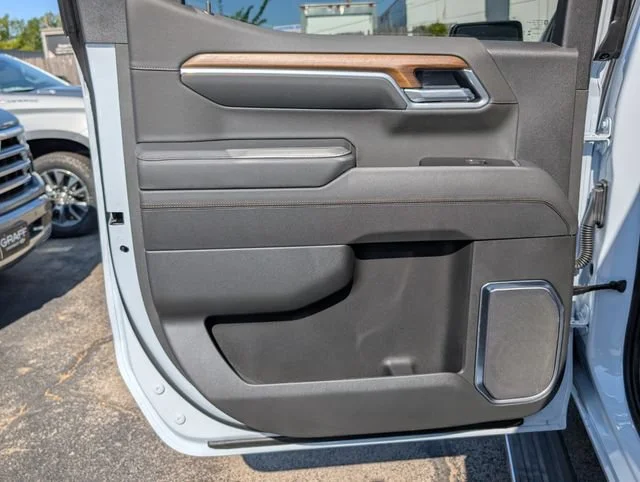 2026 Chevrolet Silverado 1500 High Country - Photo 8