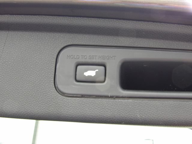 Used 2020 Pacific Pewter Metallic Honda Touring image 18