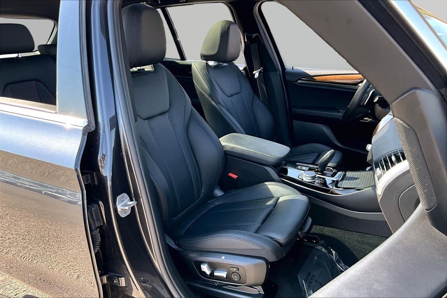 Used 2021 Dark Graphite Metallic BMW sDrive30i image 8