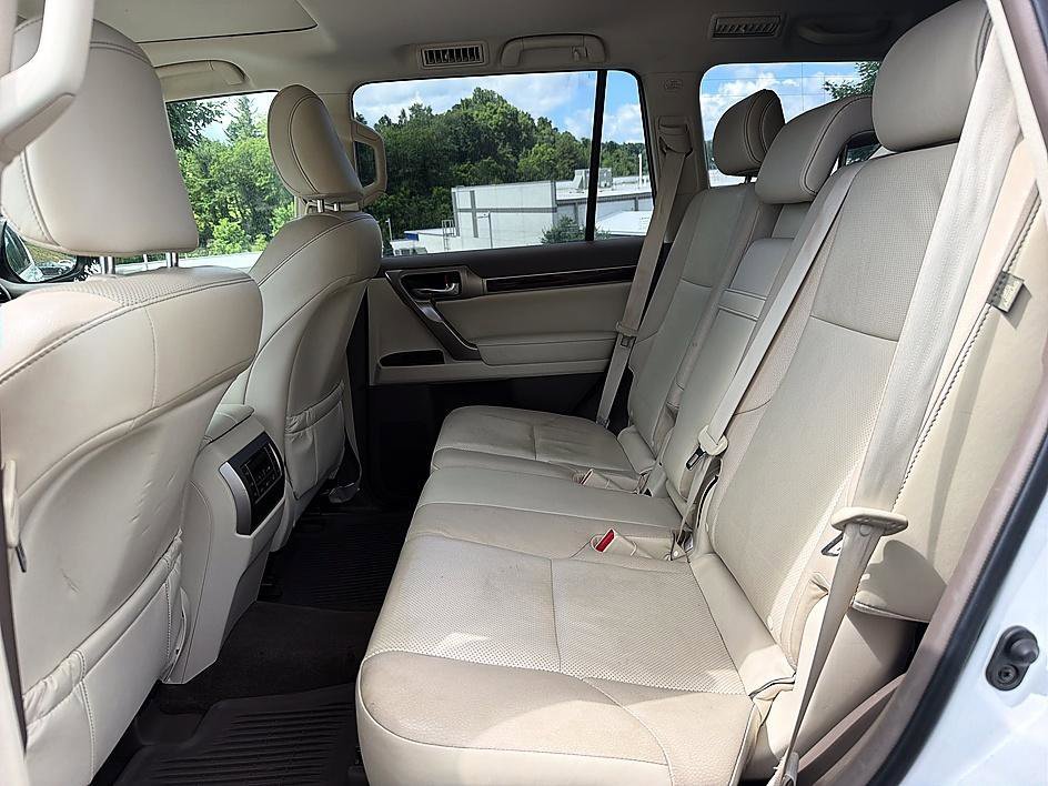 Used 2017 Starfire Pearl Lexus 460 image 12
