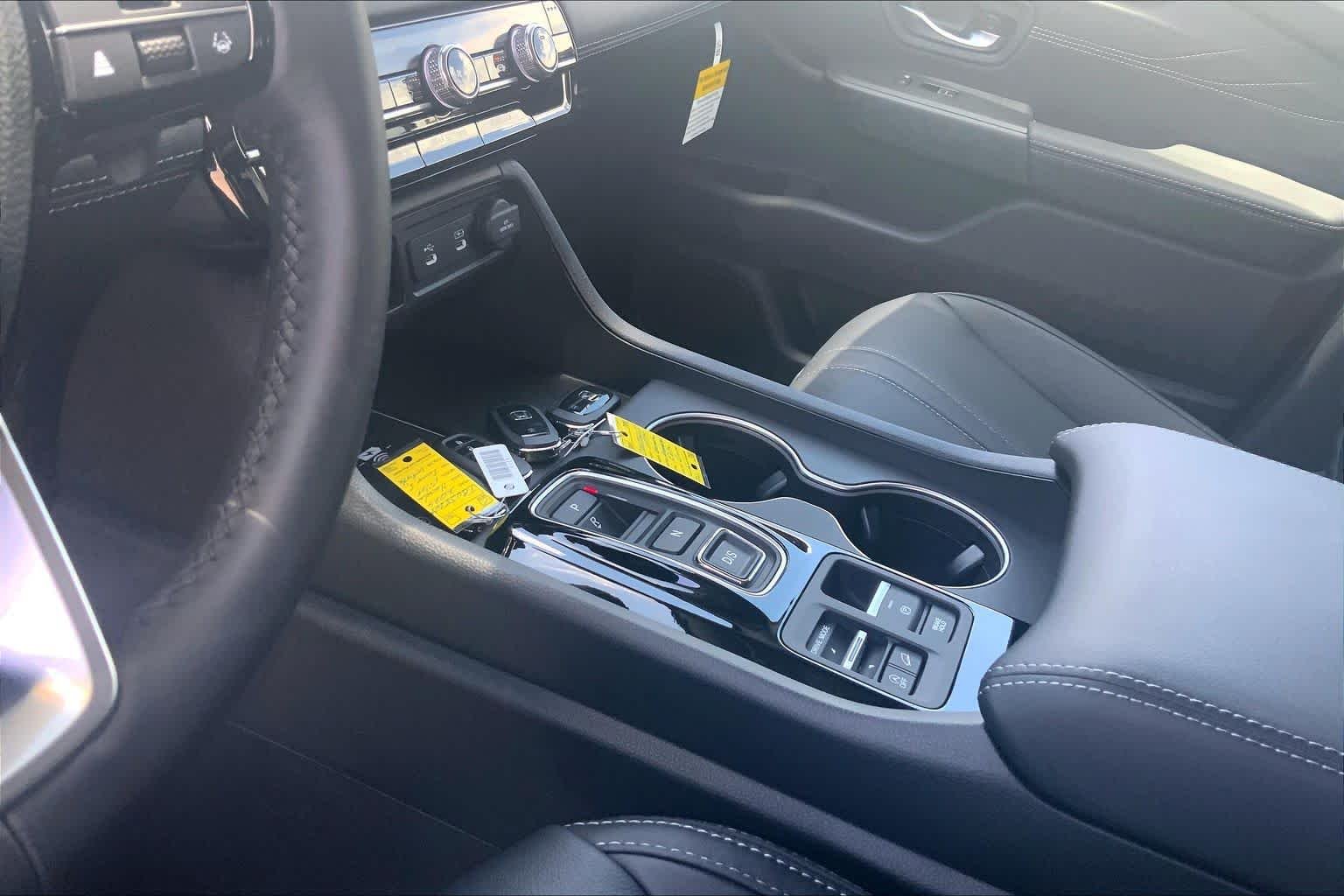 New 2026 Platinum White Pearl Honda AWD Touring Blackout image 7