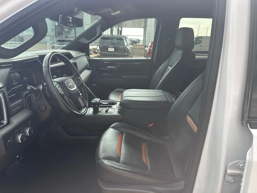 Used 2025 White GMC AT4 image 3