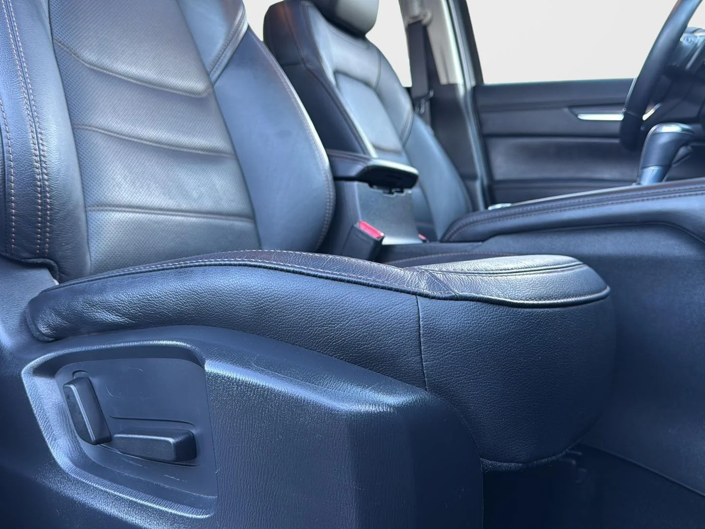 Used 2020 Deep Crystal Blue Mica Mazda Grand Touring image 31