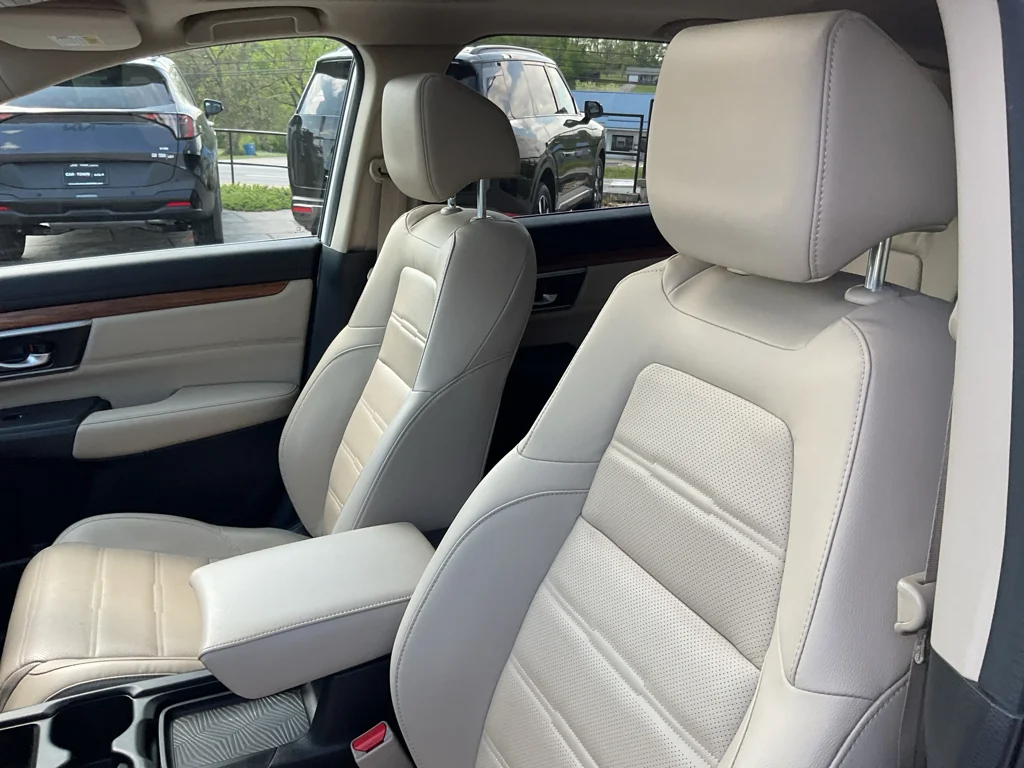 Used 2019 Platinum White Pearl Honda EX-L image 23