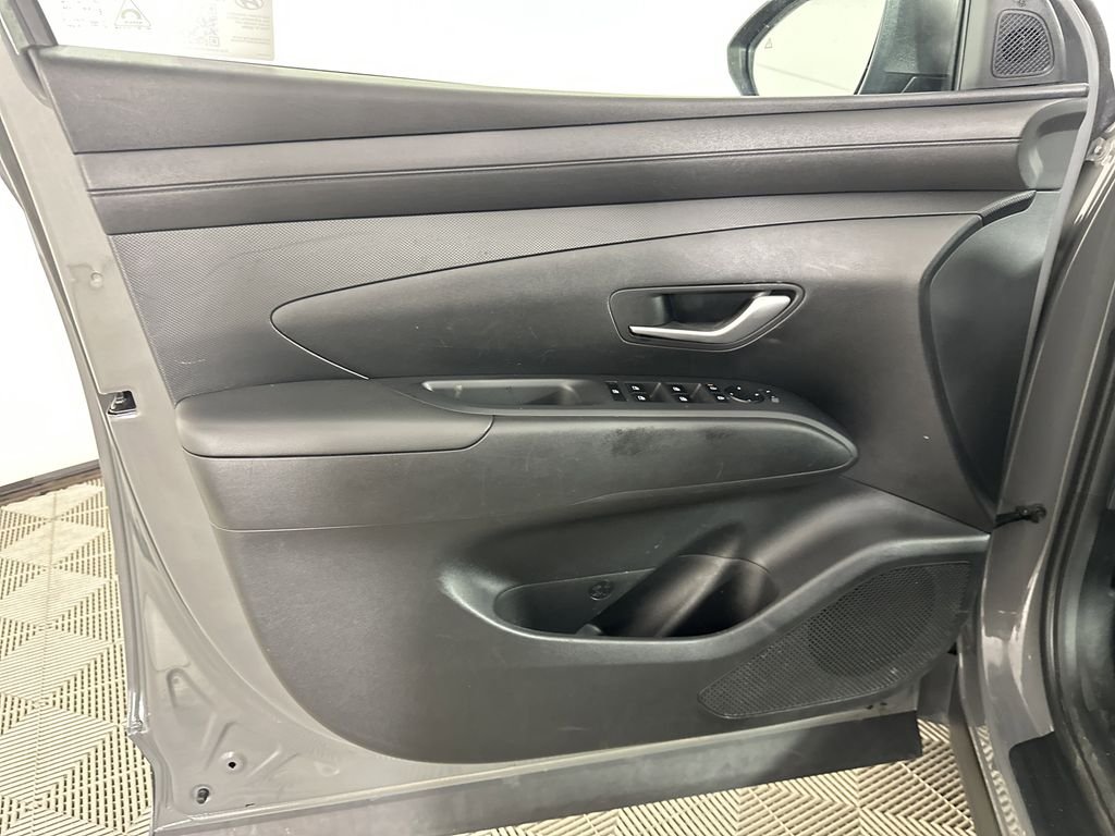 Used 2025 Hampton Gray Hyundai SEL image 16
