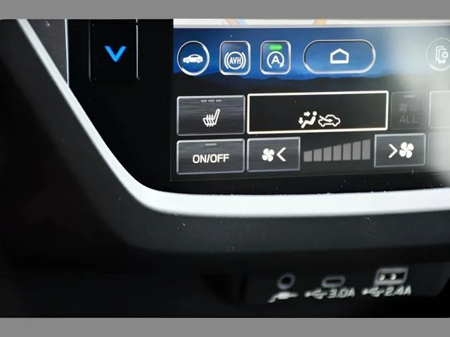 New 2026 CRYSTAL WHITE PEARL Subaru Limited image 23