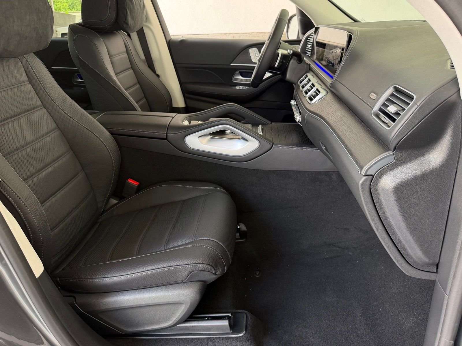 New 2026 Selenite Grey Metallic Mercedes-Benz GLS 450 image 16