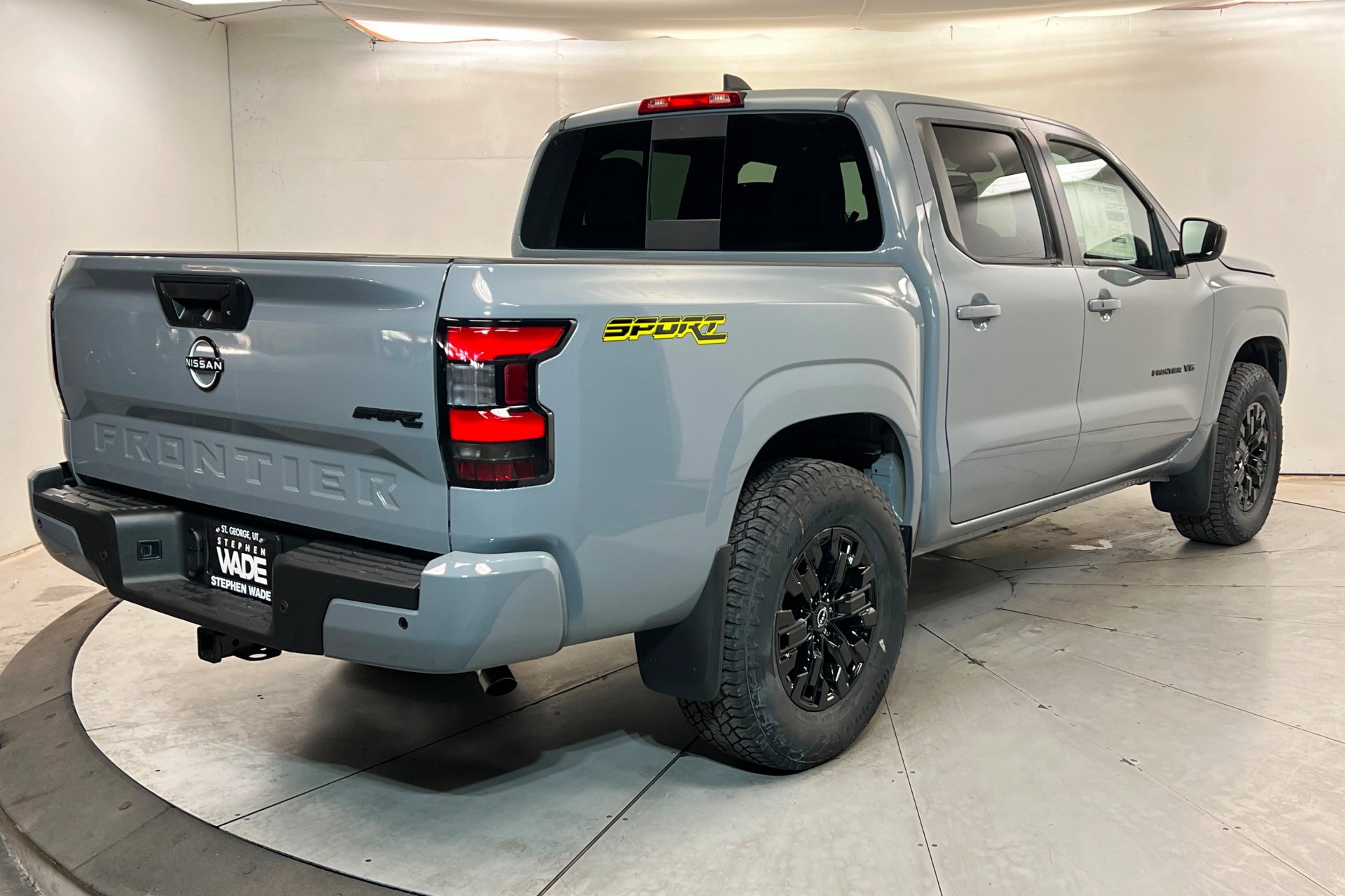 New 2027 Boulder Gray Pearl Nissan Crew Cab SV image 6
