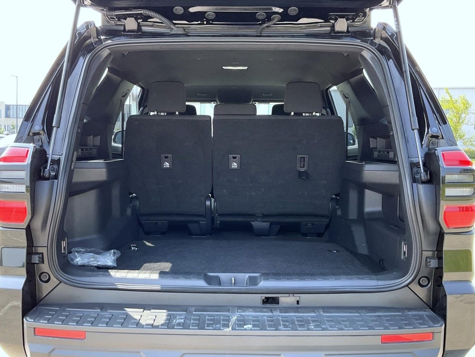 Used 2025 Black Toyota SR5 image 22