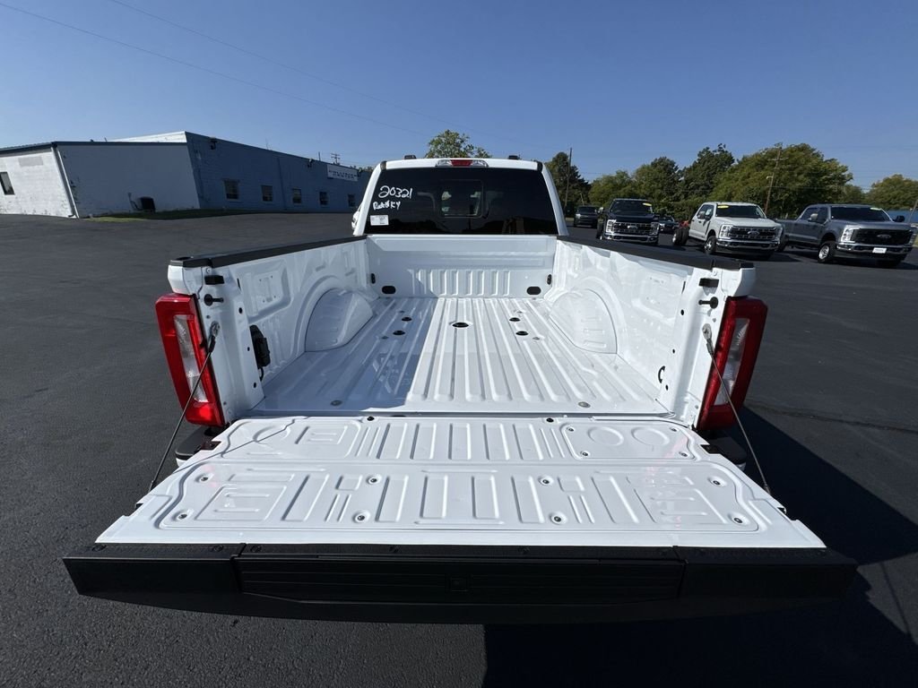 New 2026 Oxford White Ford F-350® XL image 38