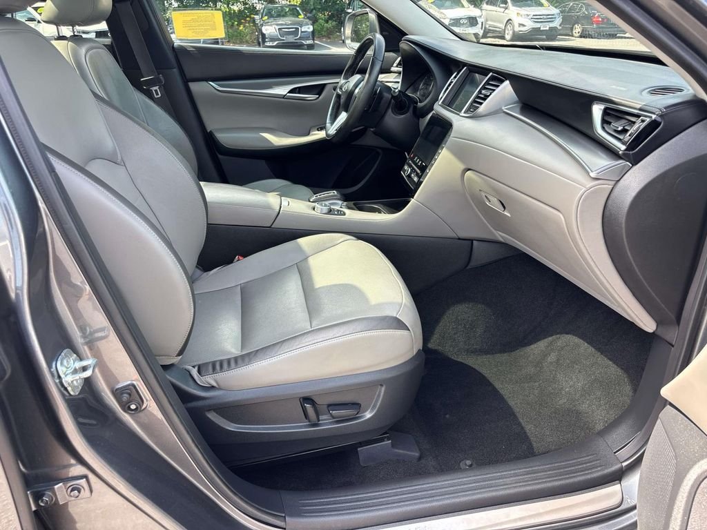 Certified Used 2023 Gray INFINITI LUXE image 17