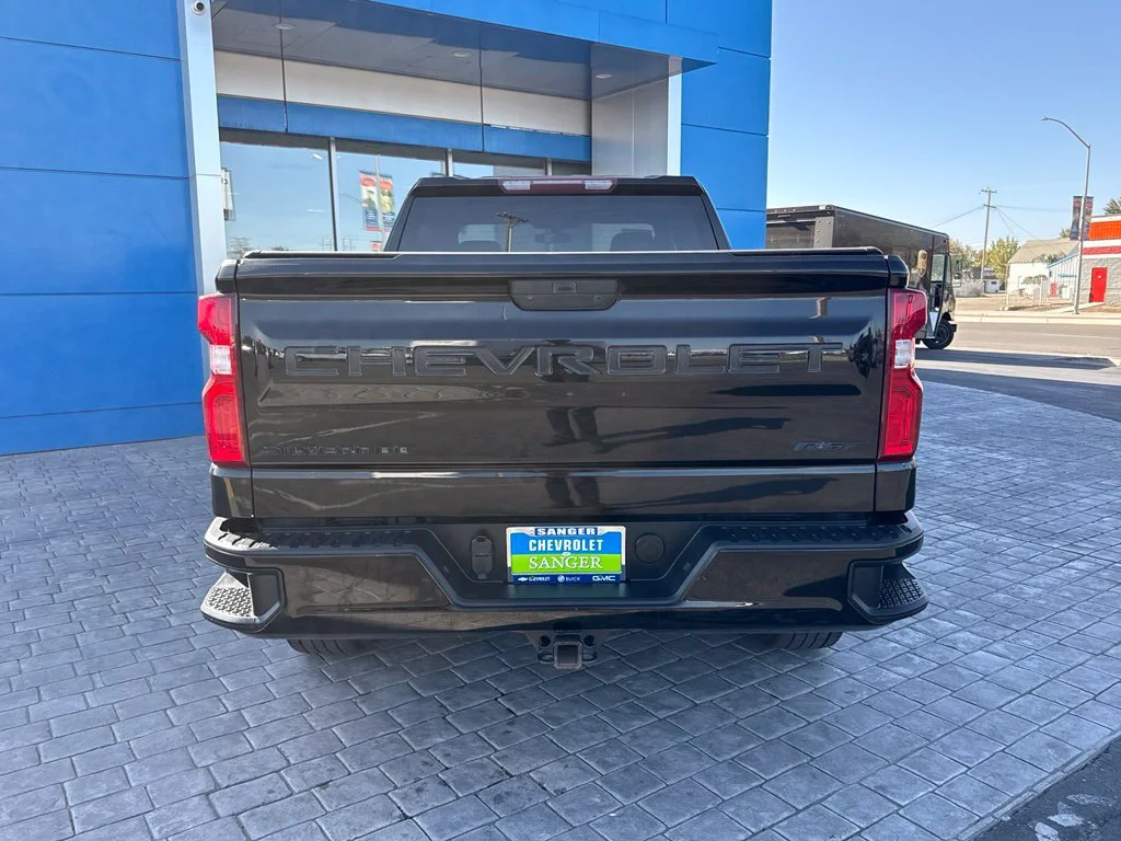 Used 2021 BLACK Chevrolet RST image 9