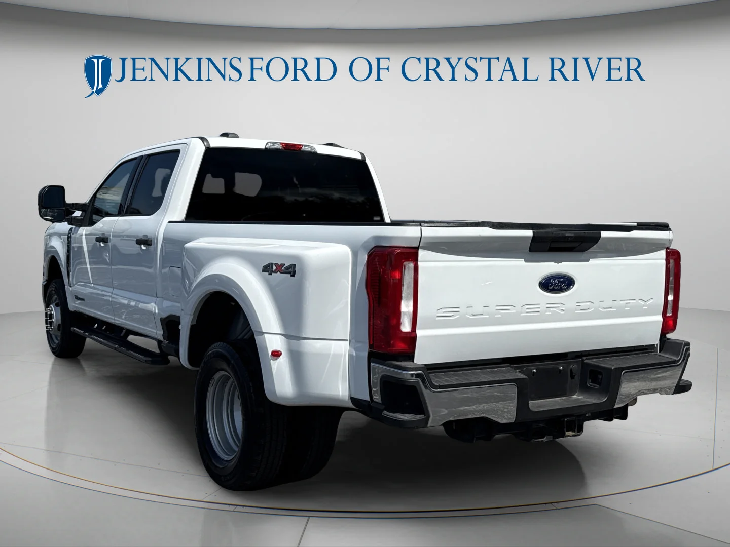 Used 2026 Oxford White Ford XLT image 6