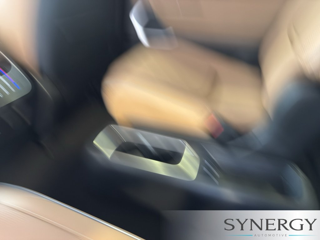 New 2027 Radiant White INFINITI LUXE image 31