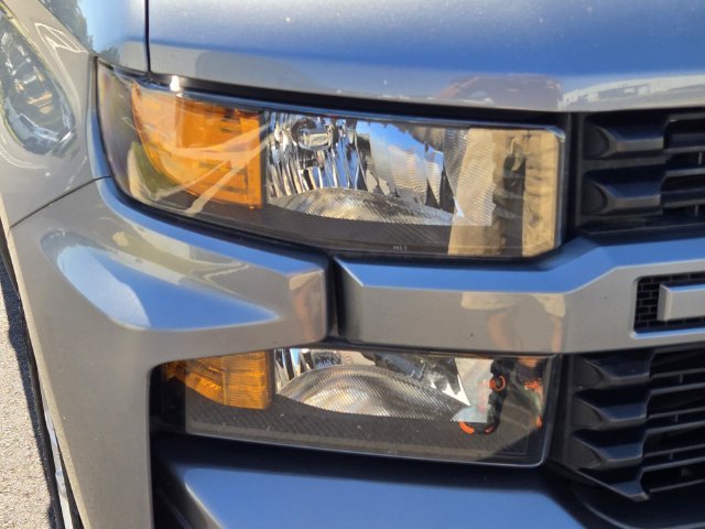 Used 2021 Gray Chevrolet Custom image 4