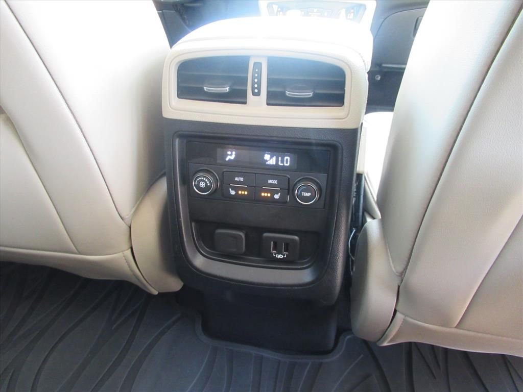 Used 2019 Brown Buick Essence image 29